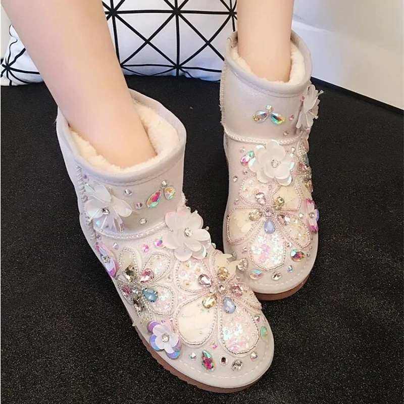 

Теплые и удобные кожаные сапоги Стразы ручной работы с жемчужинами и цветами, короткие сапоги из плотного хлопка, Размеры 35-40