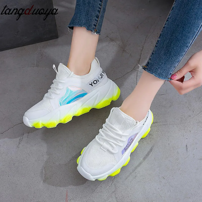 Белые кроссовки для женщин 2020 женские спортивная обувь на платформе дышащие