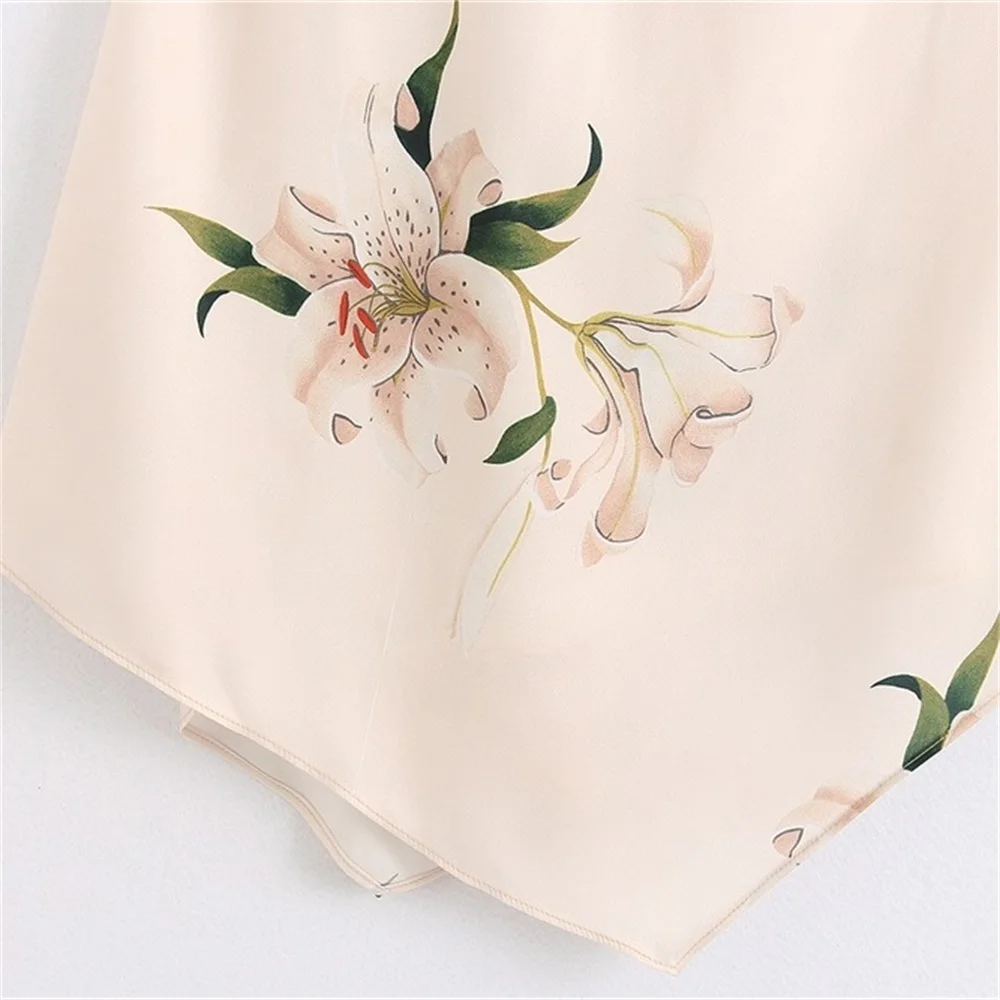 

2020 Spring Women's New Stand Collar Sleeveless Asymmetrical Hem Back Split Shirt Shirt Bow Print Silk Satin Textured Shirt