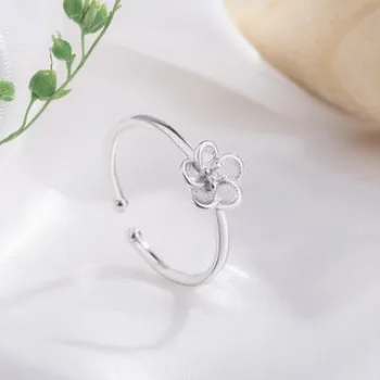 

Japanese and Korean version of little plum blossom ring, fashionable and versatile, artistic and feminine temperament r2048