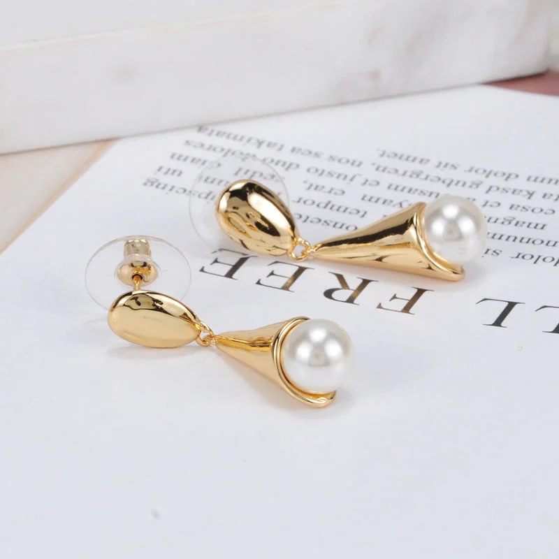 

Hot Brand Gold Color Pearls Dangle Drop Earrings Fashion Jewelry Woman Geisha Dream Party High Quality Chain Studing Jewelry