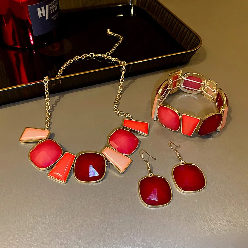 

Streetwear Perspective Red Color Sparkly Resin Geometric Pendant Earring for Women Girls Metal Haning Dangle Earrings Jewelry