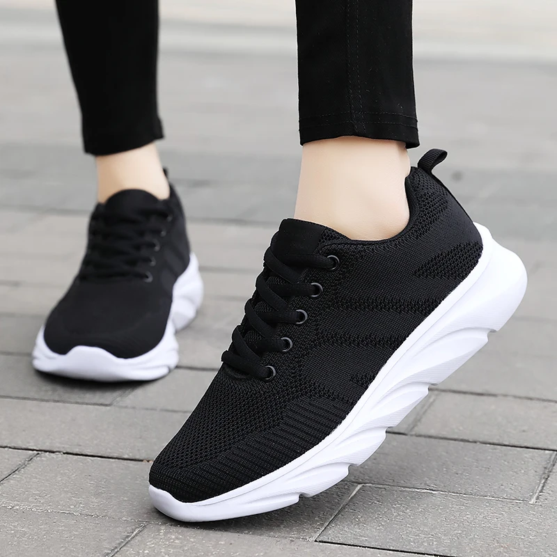 Женские спортивные кроссовки дышащие сетчатые женские на шнуровке Нескользящие