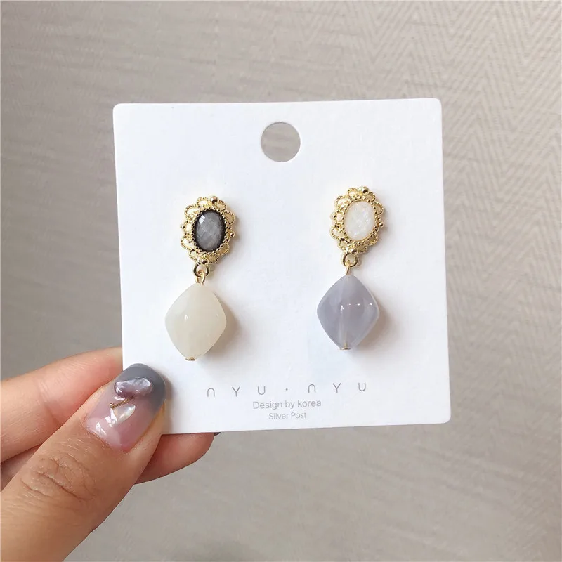 S925 Серебряные иглы Асимметричные личности полые серьги в виде цветка изысканный