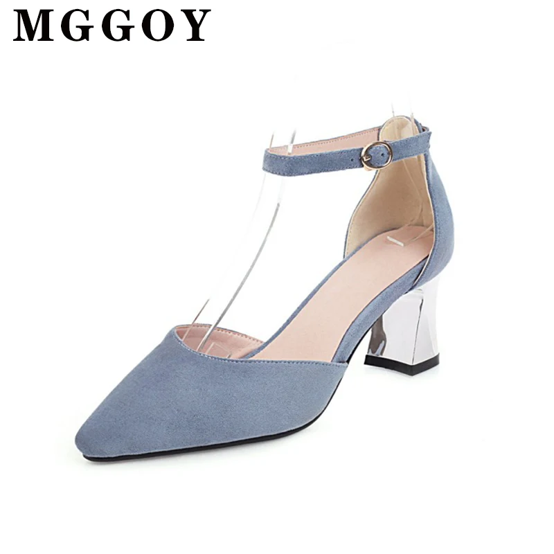 Женские туфли-лодочки с острым носком большие размеры ремешком на щиколотке