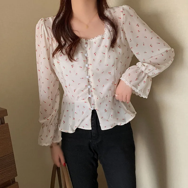 

Gentle Style Age-reducing Chiffon Shirt for Women Autumn White Shirt Temperament Small Floral Square Neck Short Tops and Blouse