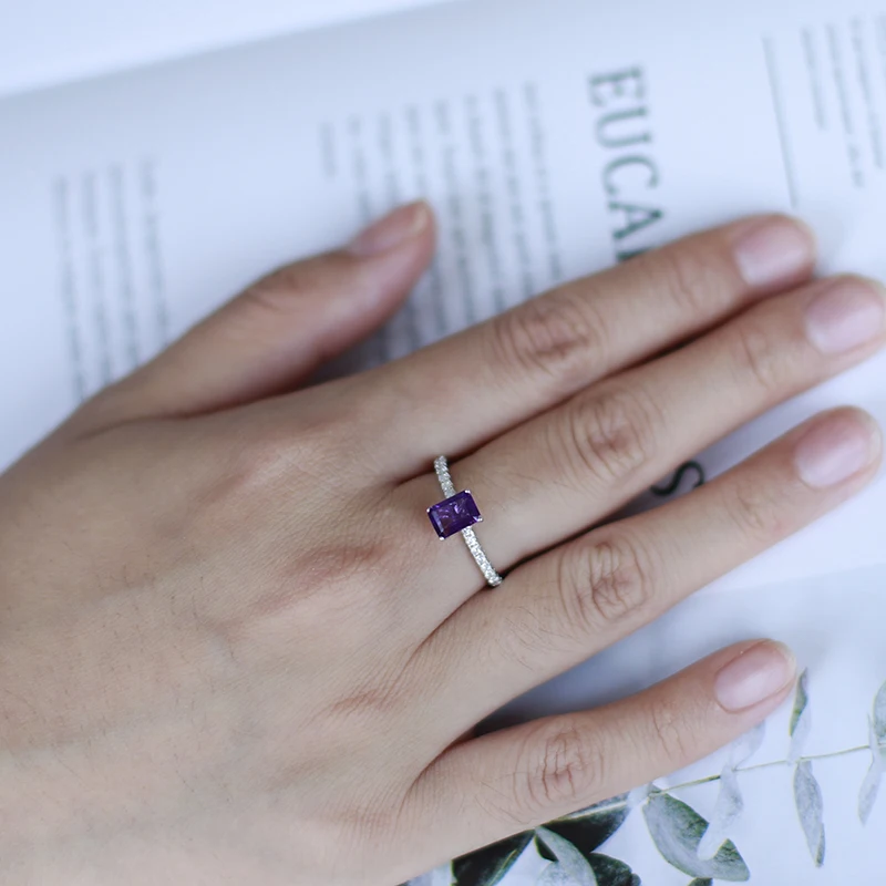 Женское кольцо с изумрудами натуральный аметистовый драгоченный камень