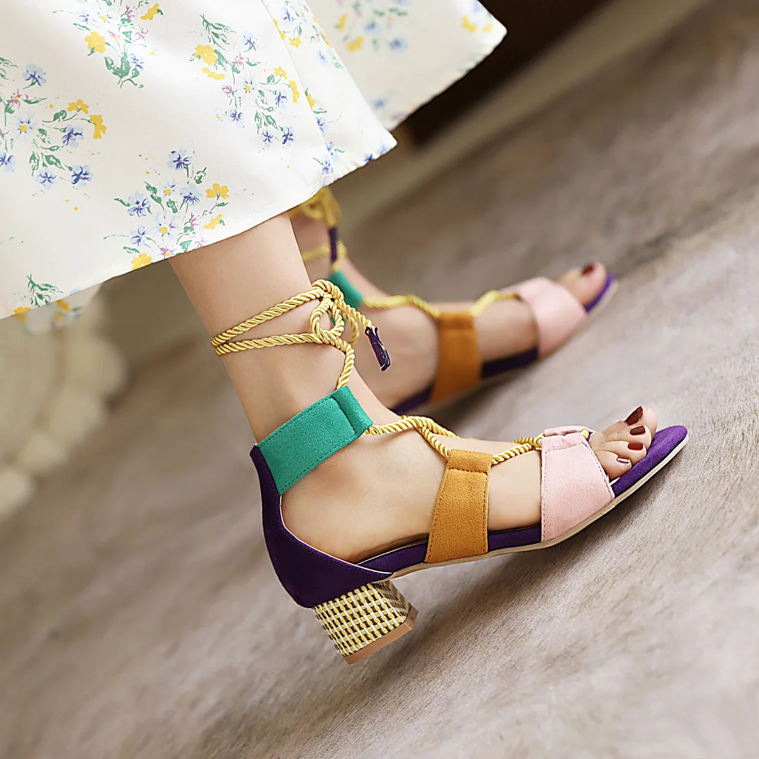 Женские босоножки на плоской подошве однотонные из флока с перекрестными