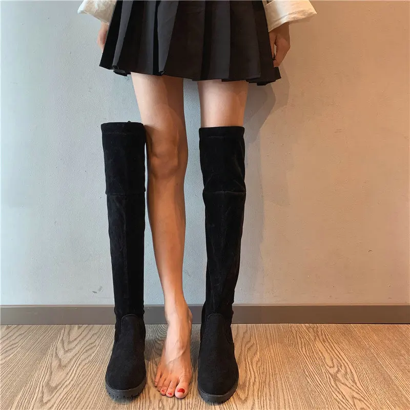 Женские осенне-зимние высокие сапоги мягкие сохраняют тепло выше колена