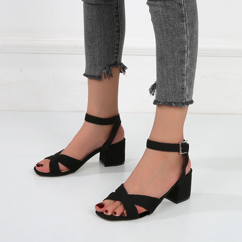 

Girseaby Women Sandals New 2021 Open Toe 5.5cm Block Heels Patent Leather Buckle Simple Classic Big Size 36-41 Casual A3647