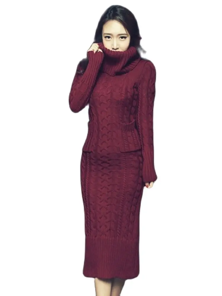 Женское трикотажное платье-свитер с высоким воротником и длинными рукавами |