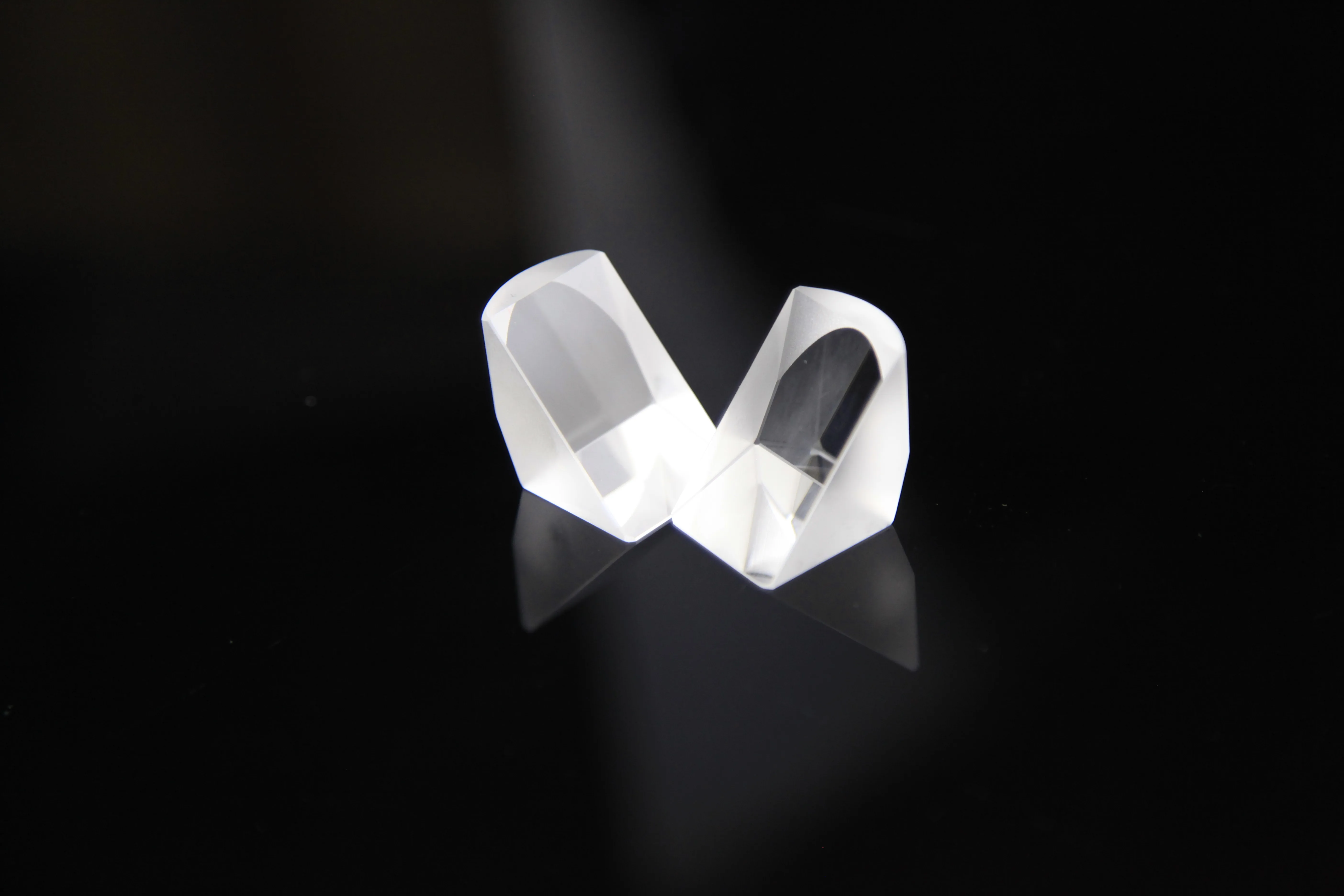 Оптовая продажа на заказ оптическое качество K9 стеклянная крыша Призма анти