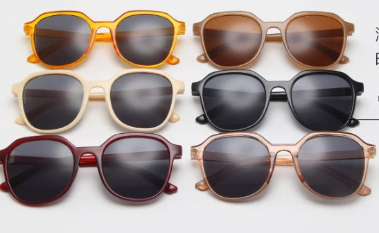 

1216 2020 hot new light Sunglasses large frame fashion glasses