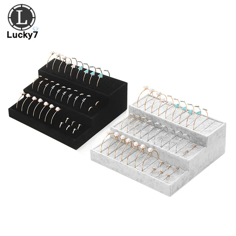 Фланелевая 3 уровневая подставка для браслета серого и черного цвета