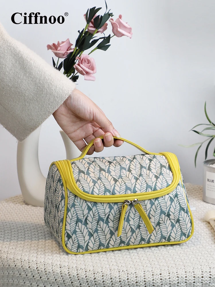 

Portable Makeup Bag Waterproof Travel Cosmetic Storage Bags High Quality Travel Toiletry Wash Barber Scissor Bag