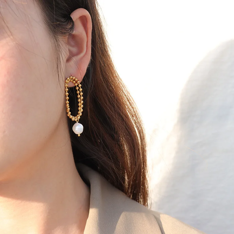 

Gaku New Temperamental Fashion Freshwater Pearl Soft Beads Chain Double-Layer Stud Earrings Female Titanium Steel Material F326
