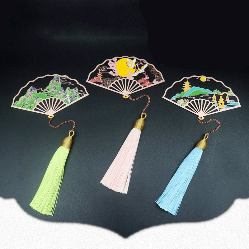 

1PC Chinese Retro Style Metal Fans Bookmarks Hollow Pendant Book Clip Pagination Mark School Stationery Supply for Girl Gifts
