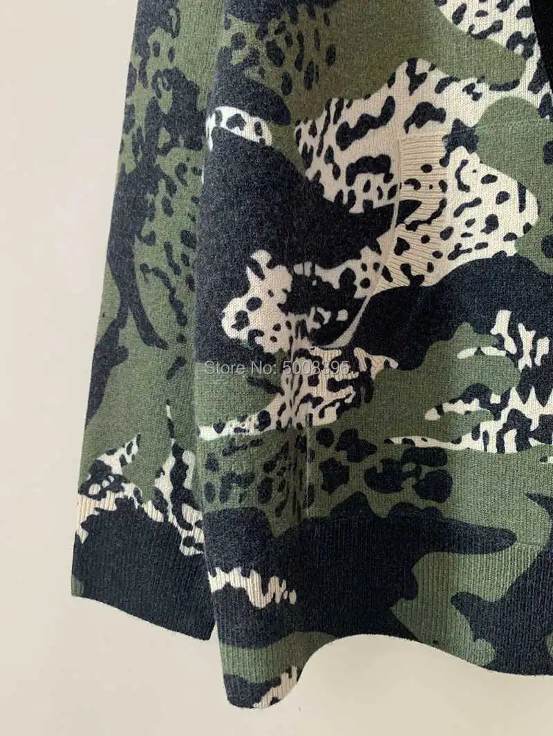 

Woman Army Green Camouflage Print Cashmere Hooded Sweater Jacket wITH Pockets Long Sleeves Fashion Cardigan knitwear