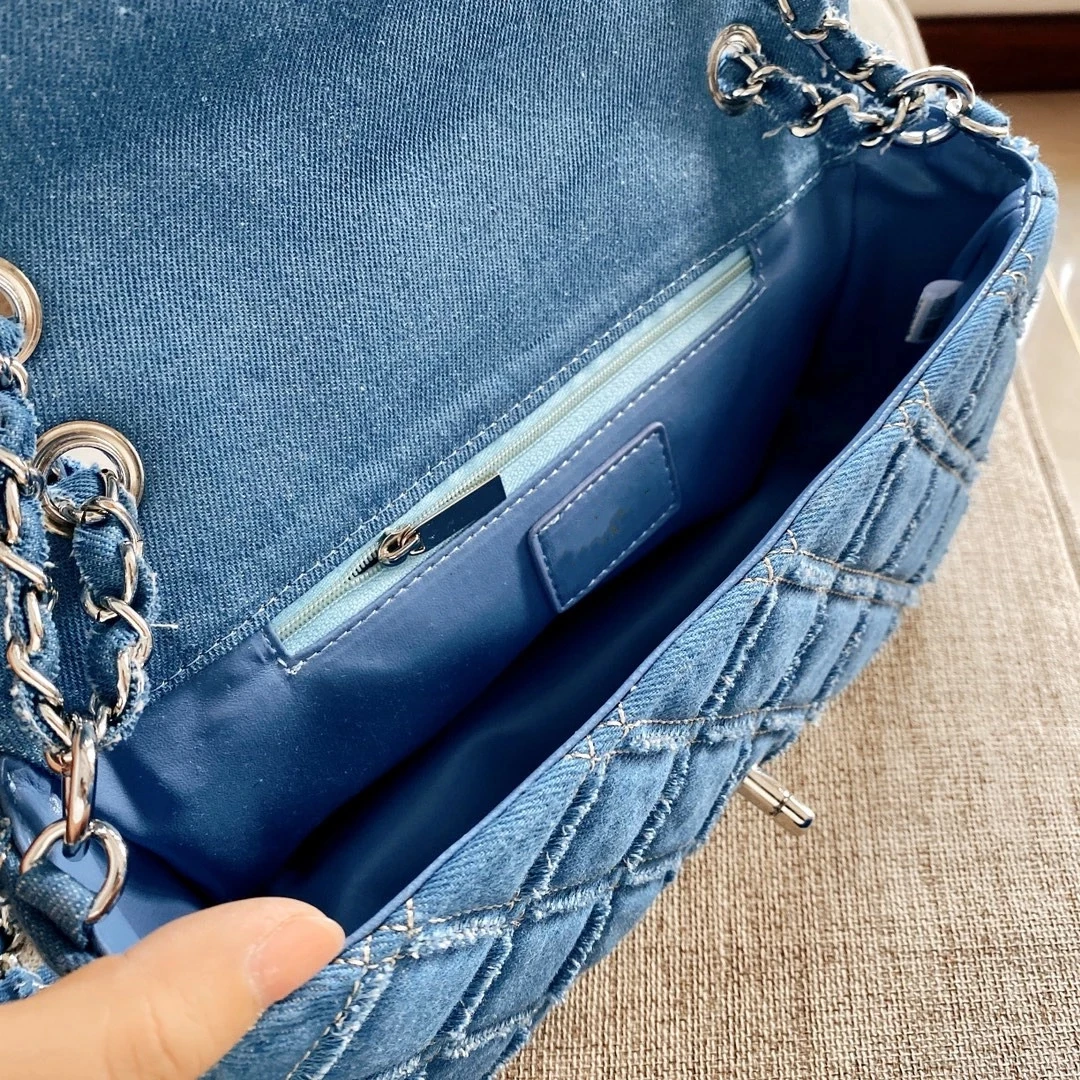 

Spring and summer new style imported denim trendy women's messenger bag size 25CM