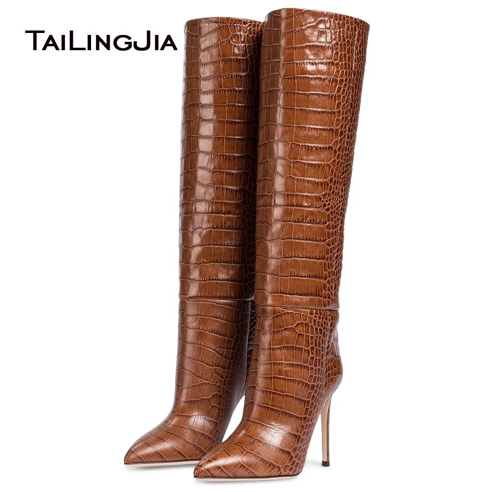 Женские сапоги до колена черные высокие с острым носком на высоком каблуке