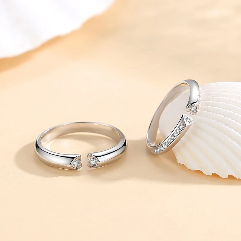 

Кольцо из серебра 925 пробы с бриллиантами в форме сердца