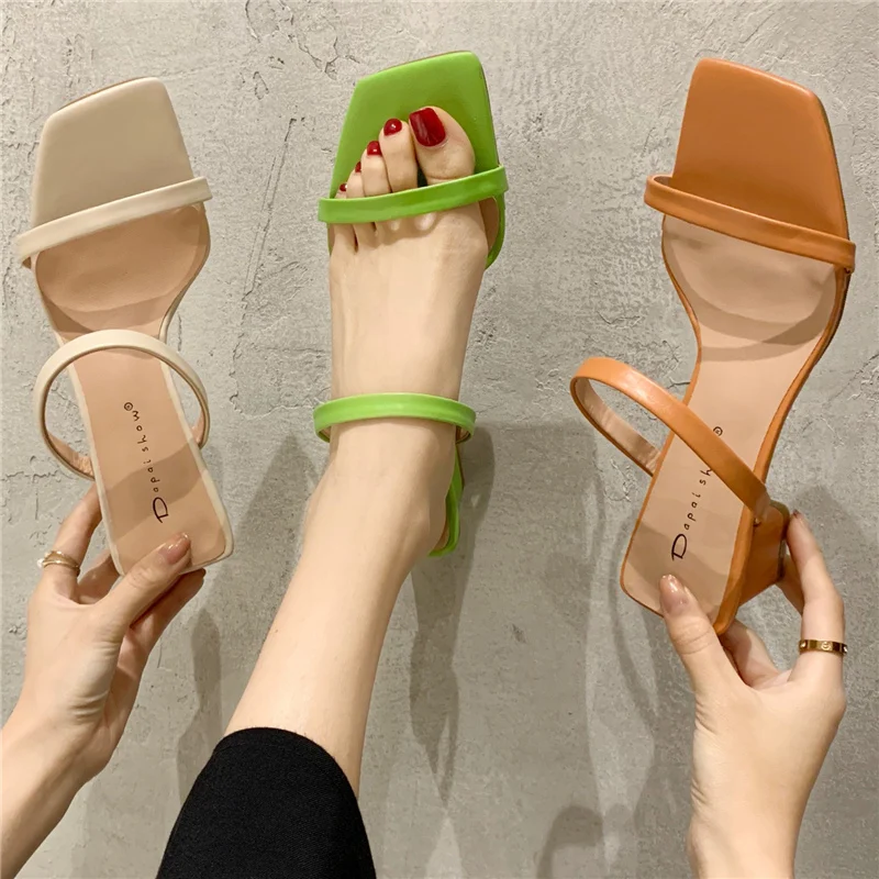 Женские массивные шлепанцы на каблуке 6 см летние сандалии низком блочном