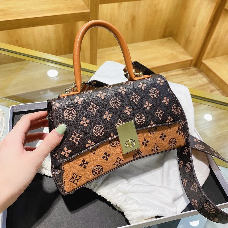 

Women's Bag 2021 Autumn and Winter Fashion Messenger Shoulder Handbag Belt Metal Buckle Printing Contrast Color Portable