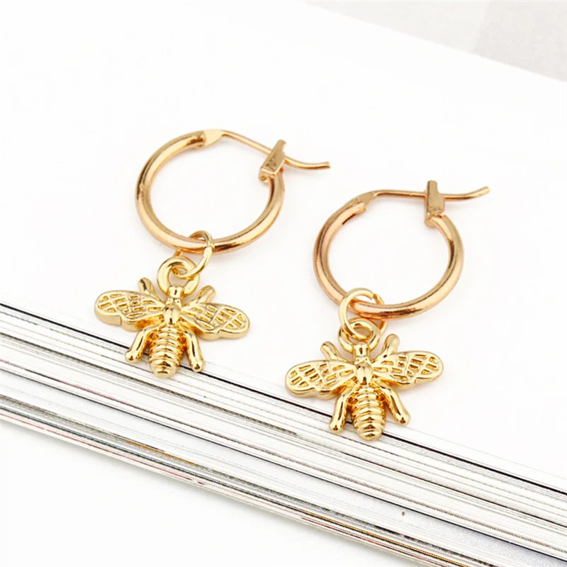 

1pair Gold Small Hoop Earrings For Women Small Bee Pendant Earrings Circle Round Earrings Insect Women Earring Jewelry
