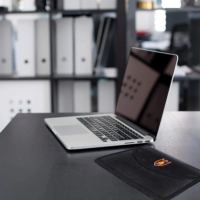 

Fireproof Document Bag,File Storage Bag with Zipper Water Resistant Fire Safe for Document Holder,File,Cash,Tablet