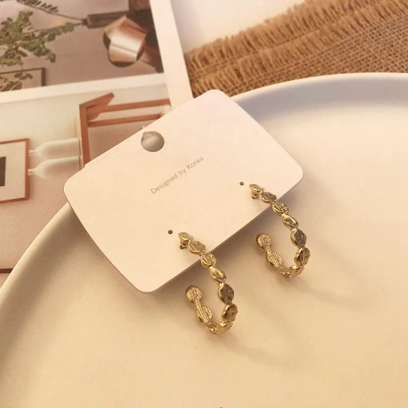 

Geometric Irregular Metal Stud Earrings Vintage Matte Gold Color Metal Bump Circle for Women Party Statement Earrings Jewelry