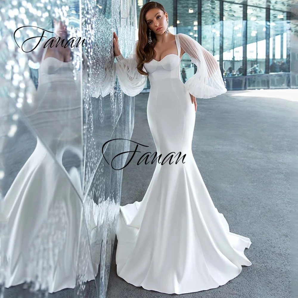 

Женское свадебное платье с длинным рукавом, открытой спиной и шлейфом