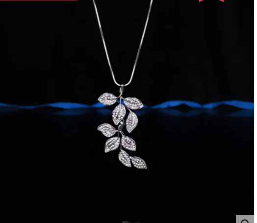 

Sweater chain women's long necklace European and American exquisite and elegant necklace