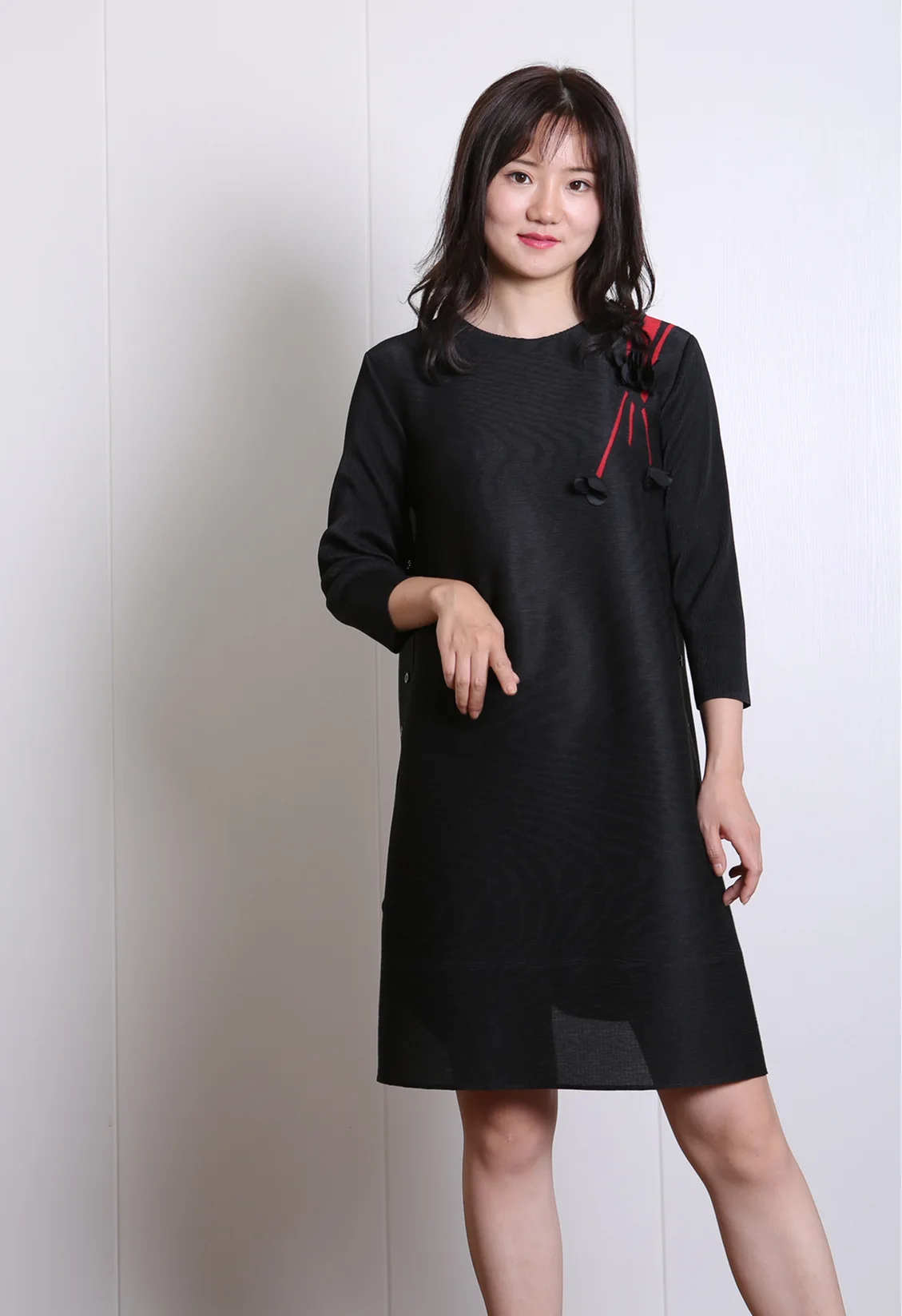 Pleated Loose Dress Mother's Three-dimensional Flower Casual O-neck Dress