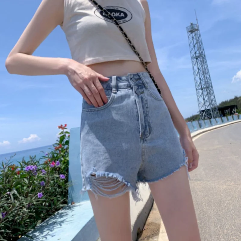 

GOOHOJIO 2021 Summer New Fashion Wide Leg Shorts Vintage Jeans High Waist Button Chic Denim Shorts Hole Loose Jeans for Female