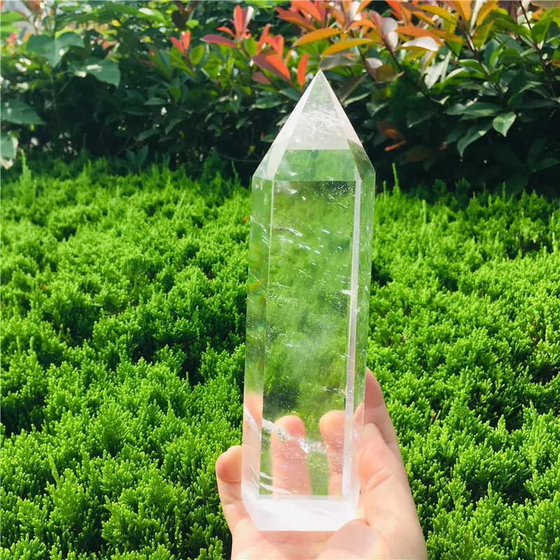 

1kg High-temperature White Smelting Crystal Obelisk Quartz Point Specimen