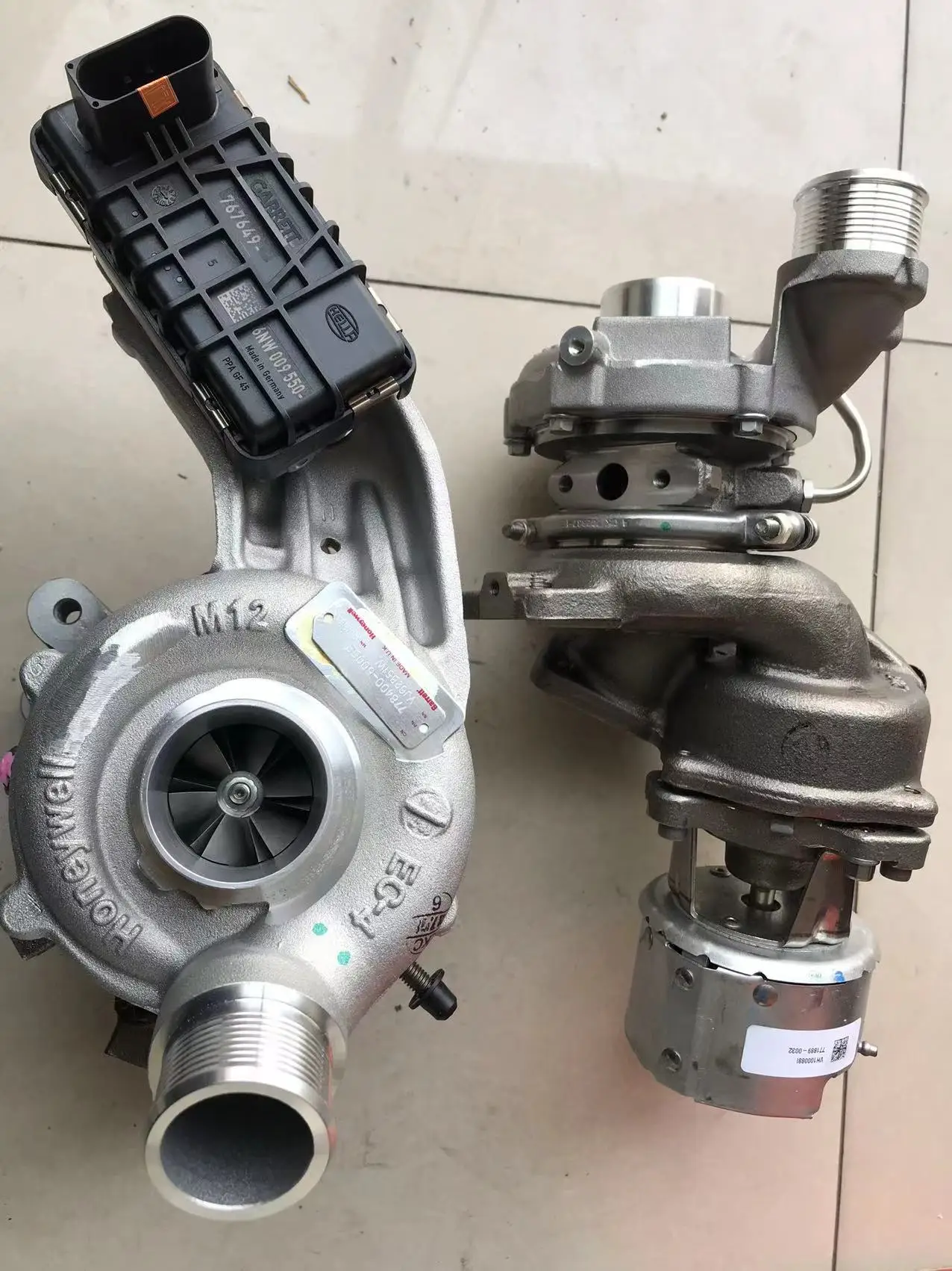 

Discovery 4 2010-1012 Range Rover Sport 3.0T diesel engine turbine lr056369 lr063777