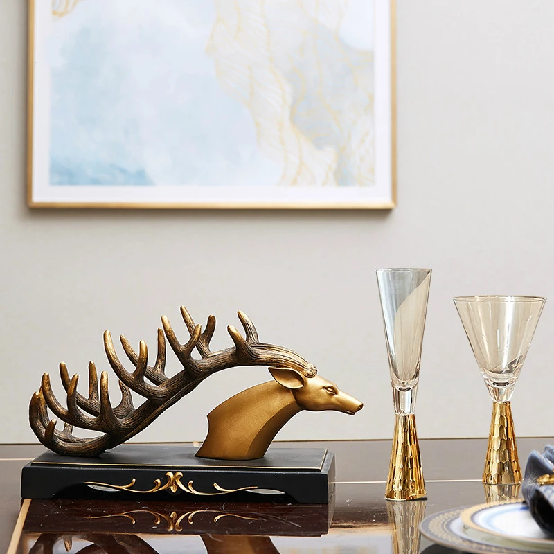 Бокал для красного вина с золотистыми кристаллами | Дом и сад