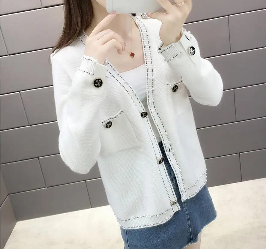 Женский трикотажный кардиган с бусинами длинным рукавом |