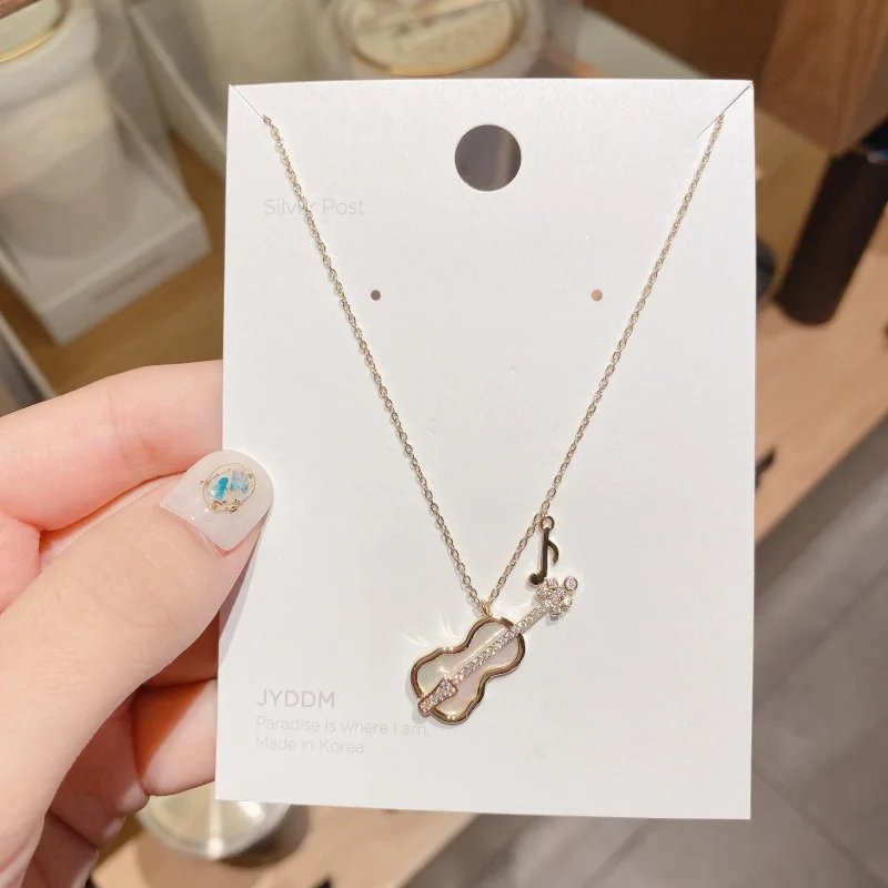

Fashion Ins Celebrity Personalized Violin Notes Shell Titanium Steel Necklace Vintage Clavicle Chain All-Match for Women Girls