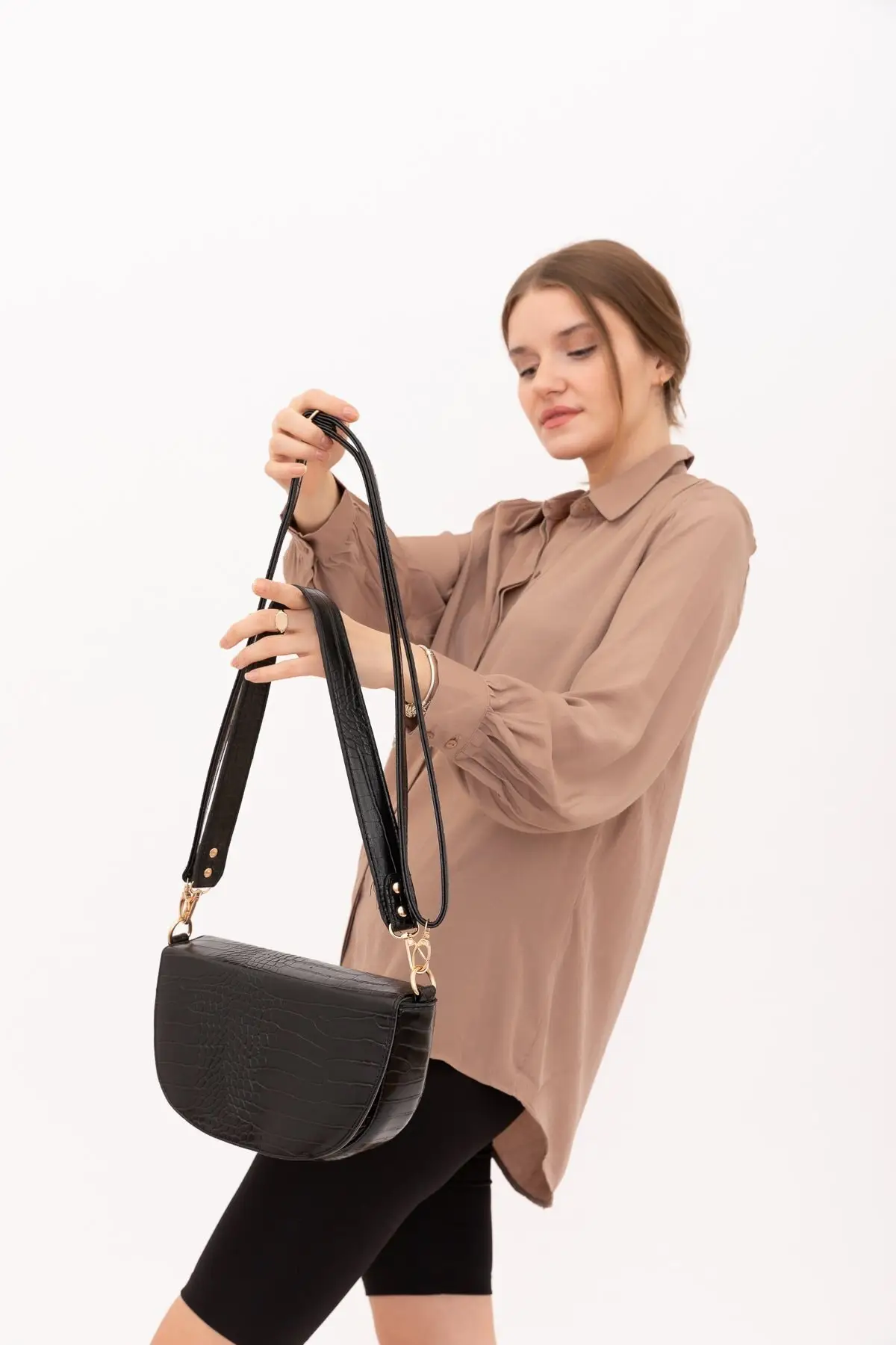 Goede Zwart Pu Leather Half Moon Vrouwen Bag Baguette Parfum Tas Cosmetische Tas Handtassen Kaarthouder Organisator Koord Tas Taille Verpakking