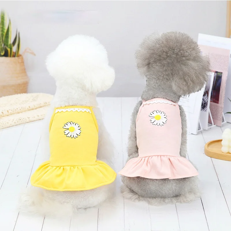 

Spring and Summer Fashion Dog Suspender Dress with Flowers New Small Pet Dog Cute Princess Lace Skirt