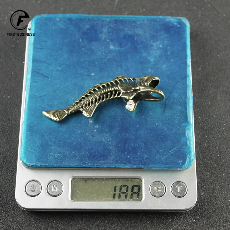 

Медные фигурки рыбок