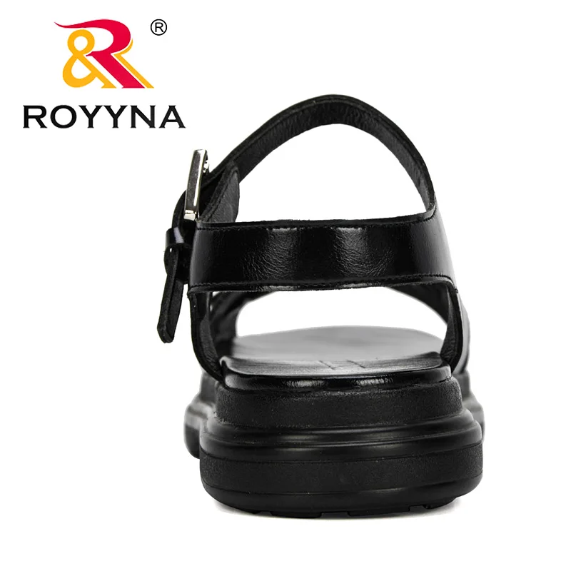 ROYYNA 2020 новые дизайнерские Популярные стильные сандалии на толстом каблуке