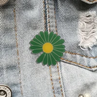 fashion green daisy vintage pins for women beautiful acrylic brooch cute jewelry badges scarf buckle shirt jeans hat accessories
