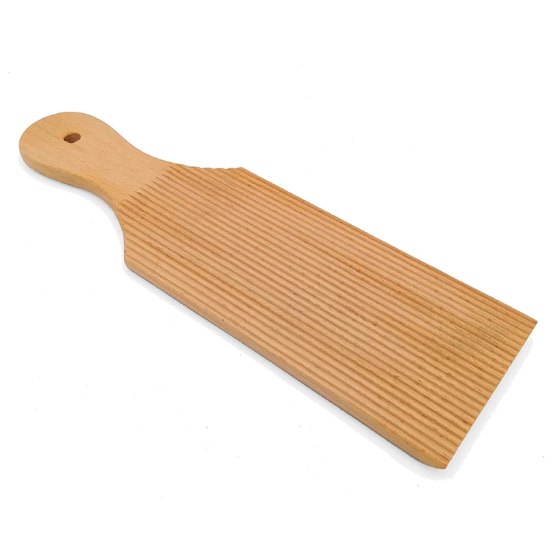 

Лапша, деревянный стол для масла и фруктовые пасты, легко приготовить Аутентичные пасты