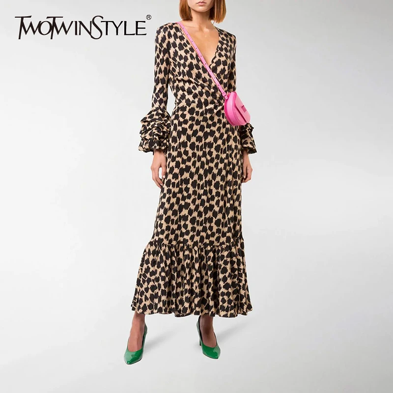 TWOTWINSTYLE элегантное леопардовое платье для женщин v образный вырез рукав фонарик
