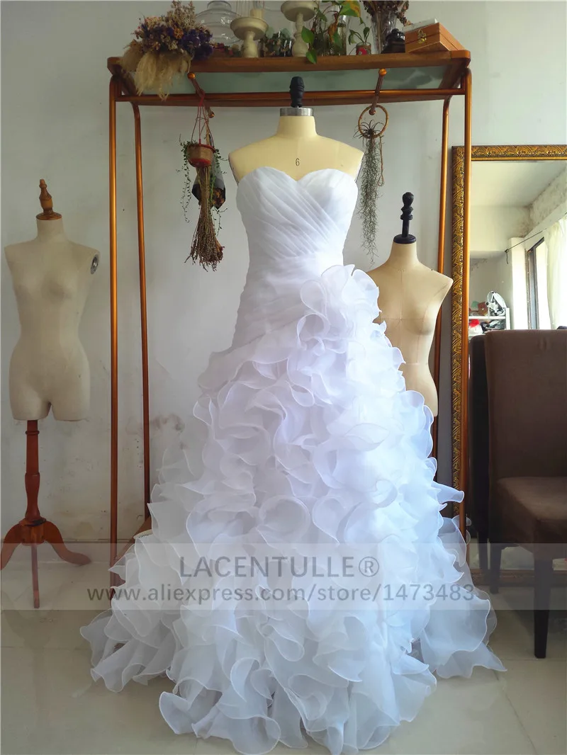 Пышные свадебные платья из органзы без рукавов с оборками | Свадьбы и торжества