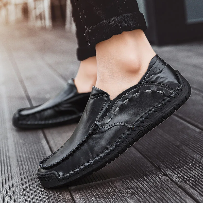 Мужская обувь лоферы на плоской подошве удобная повседневная из натуральной