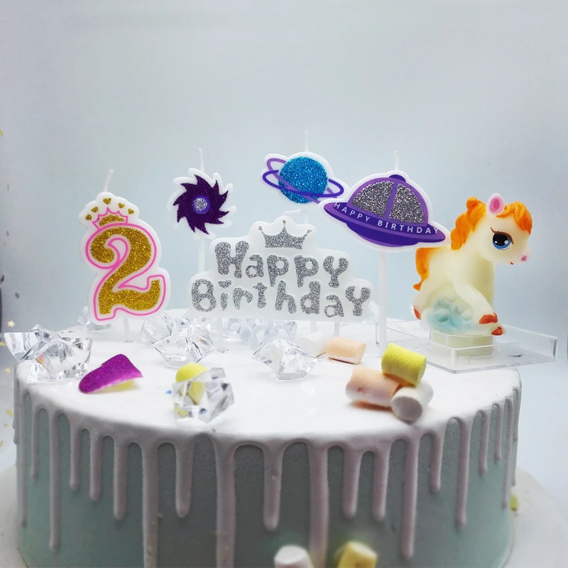 День рождения свеча планеты черная дыра летающая тарелка три загруженные НЛО