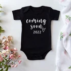 Детские объявление боди скоро в продаже 2022 новорожденных боди для малышей; Летняя футболка для мальчиков и девочек; Ползунки тела во время беременности раскрыть одежда